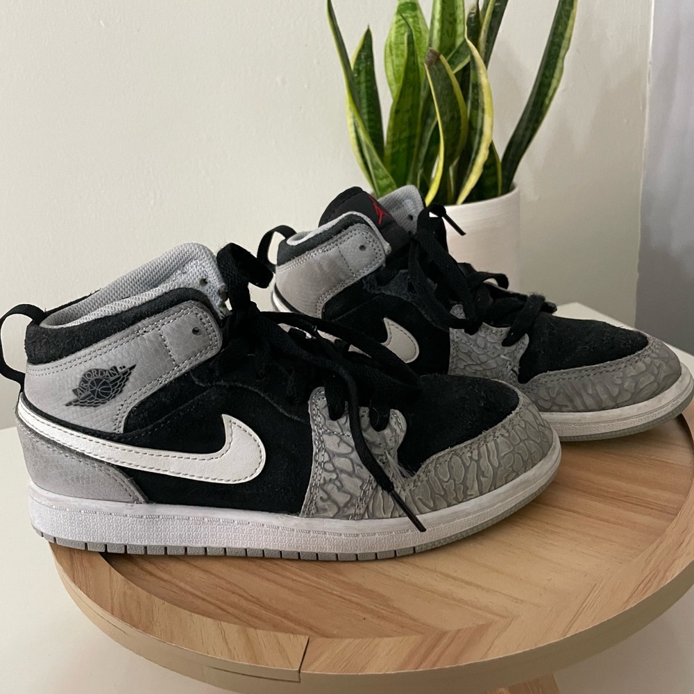 Jordan 1 Mid SE
Elephant Print (PS)